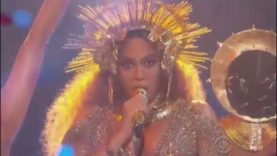 Beyonce Performs Pregnant and Naked at 2017 Grammys